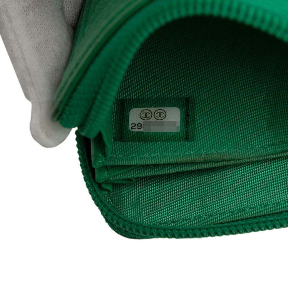 CHANEL Green Caviar Leather Logo Wallet - Picture 6 of 7